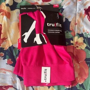 truFit Women's Seamless Fashion Capris - Hot Pink